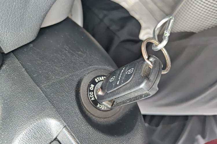Used Hyundai Celesta 2011 1.6L Manual Comfort Edition Vehicle Key