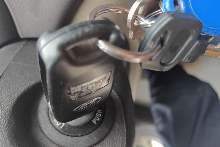 Used Hyundai Celesta 2011 1.6L Manual Comfort Edition Vehicle Key