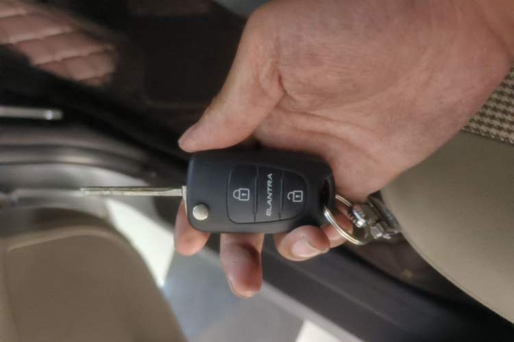 Used Hyundai Celesta 2011 1.6L Automatic Comfort Edition Vehicle Key