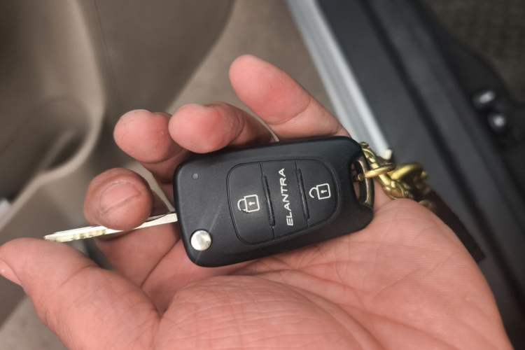 Used Hyundai Celesta 2011 1.6L Automatic Comfort Edition Vehicle Key