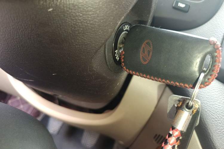 Used Hyundai Celesta 2011 1.6L Manual Comfort Edition Vehicle Key