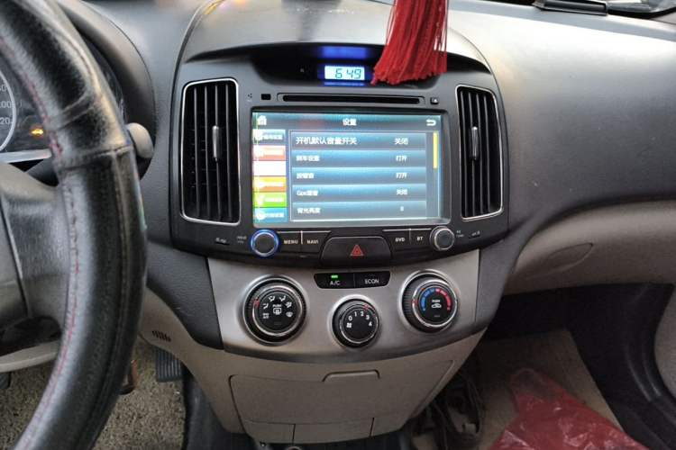 Used Hyundai Celesta 2011 1.6L Manual Comfort Edition Audio And AC Panel