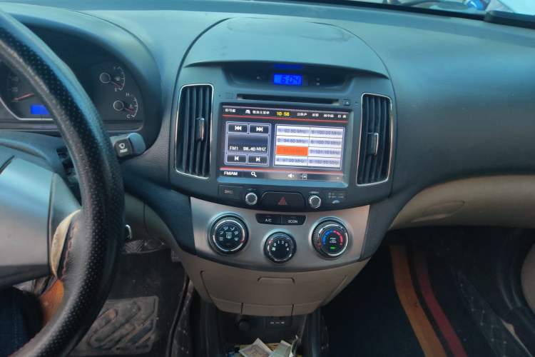Used Hyundai Celesta 2011 1.6L Manual Comfort Edition Audio And AC Panel