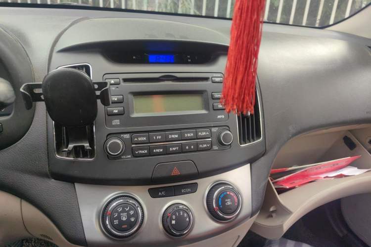 Used Hyundai Celesta 2011 1.6L Manual Comfort Edition Audio And AC Panel