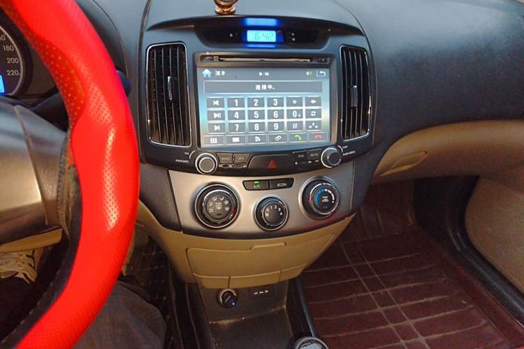 Used Hyundai Celesta 2011 1.6L Manual Luxury Model Audio And AC Panel