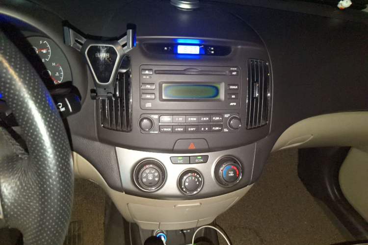 Used Hyundai Celesta 2011 1.6L Automatic Comfort Edition Audio And AC Panel