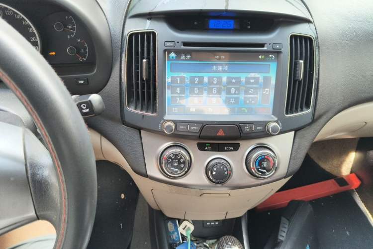 Used Hyundai Celesta 2011 1.6L Automatic Comfort Edition Audio And AC Panel