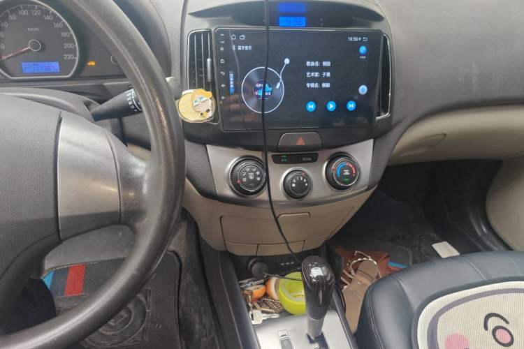 Used Hyundai Celesta 2011 1.6L Automatic Comfort Edition Audio And AC Panel