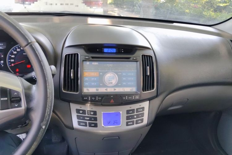 Used Hyundai Celesta 2011 1.6L Automatic Luxury Version Audio And AC Panel