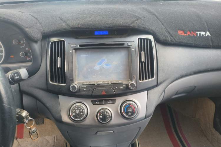 Used Hyundai Celesta 2011 1.6L Manual Comfort Edition Audio And AC Panel