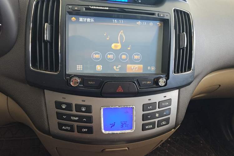 Used Hyundai Celesta 2011 1.6L Automatic Luxury Version Audio And AC Panel