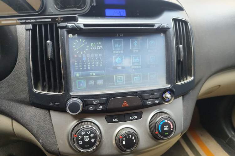 Used Hyundai Celesta 2011 1.6L Manual Comfort Edition Audio And AC Panel