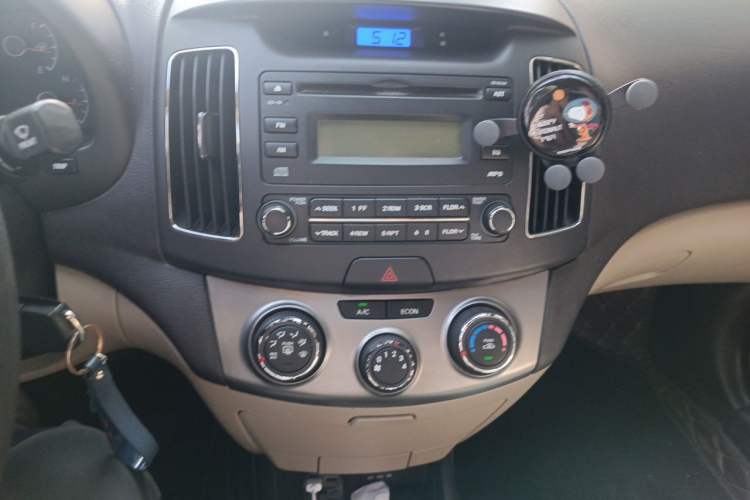Used Hyundai Celesta 2011 1.6L Manual Luxury Model Audio And AC Panel
