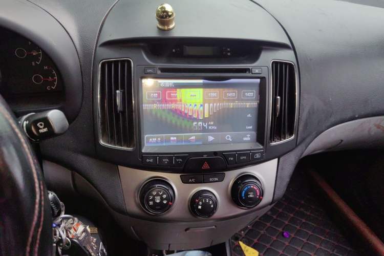 Used Hyundai Celesta 2011 1.6L Manual Luxury Model Audio And AC Panel