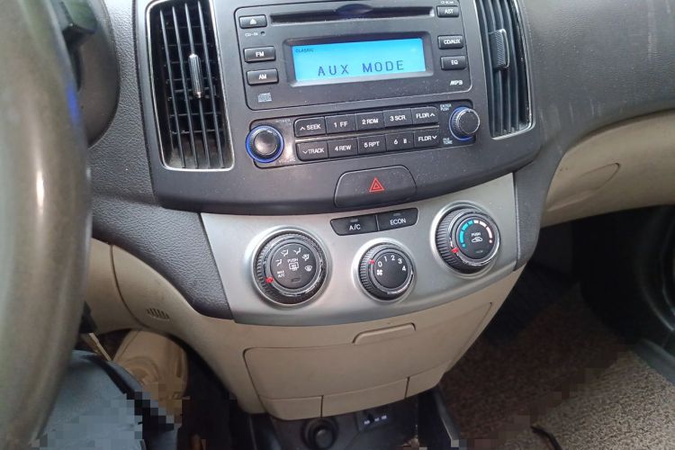Used Hyundai Celesta 2011 1.6L Manual Comfort Edition Audio And AC Panel