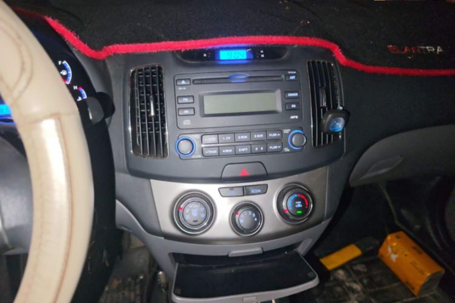 Used Hyundai Celesta 2011 1.6L Automatic Comfort Edition Audio And AC Panel