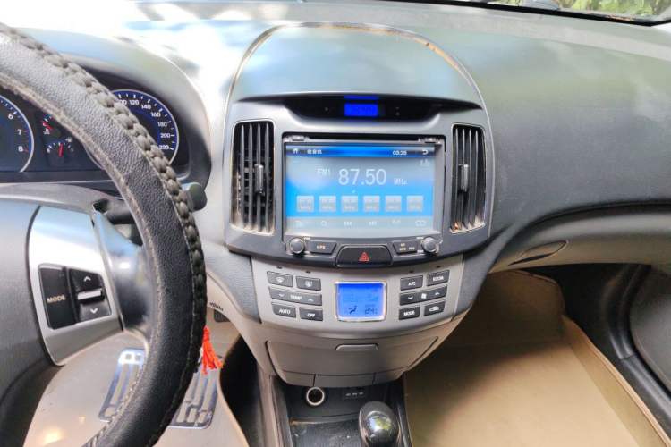 Used Hyundai Celesta 2011 1.6L Automatic Luxury Version Audio And AC Panel
