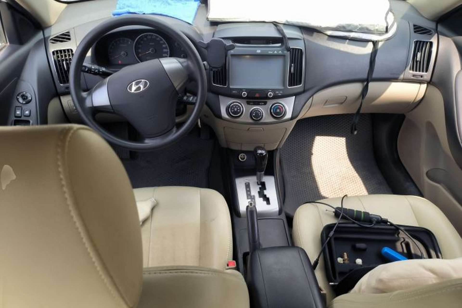 Used Hyundai Celesta 2011 1.6L Automatic Comfort Edition Center Console