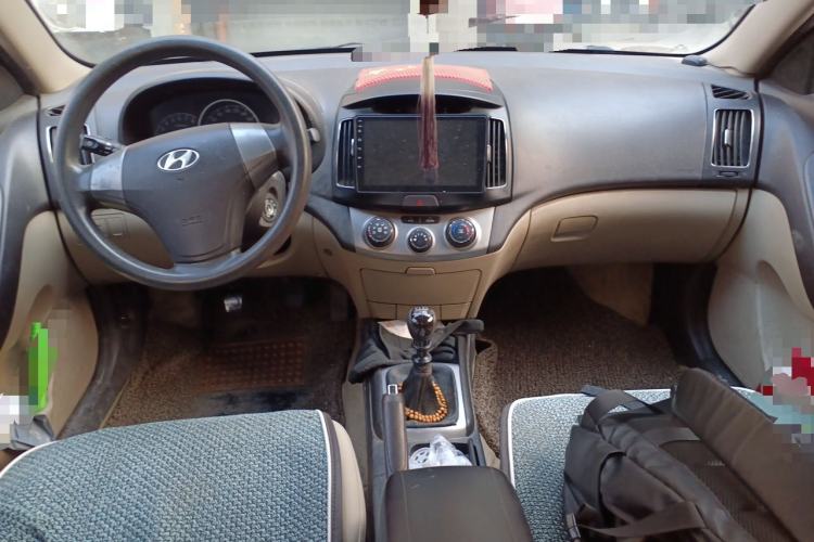 Used Hyundai Celesta 2011 1.6L Manual Comfort Edition Center Console