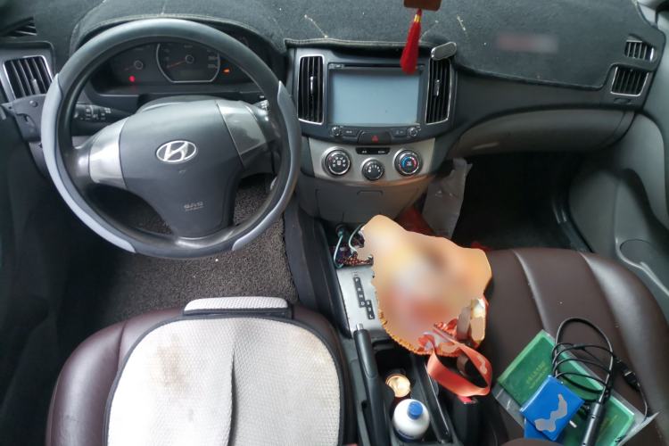 Used Hyundai Celesta 2011 1.6L Automatic Comfort Edition Center Console
