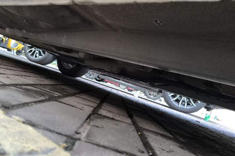 Used Hyundai Celesta 2011 1.6L Manual Comfort Edition Chassis Front Right