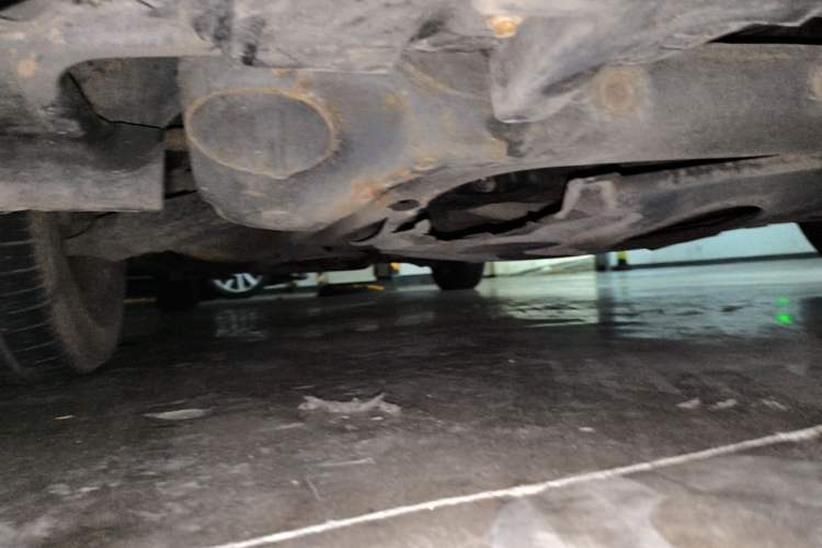Used Hyundai Celesta 2011 1.6L Automatic Comfort Edition Chassis Front Right