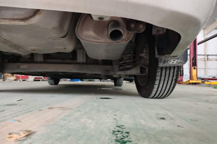 Used Hyundai Celesta 2011 1.6L Manual Comfort Edition Chassis Rear Right