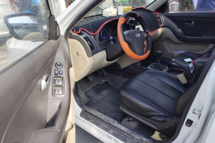 Used Hyundai Celesta 2011 1.6L Manual Luxury Model Driver Seat