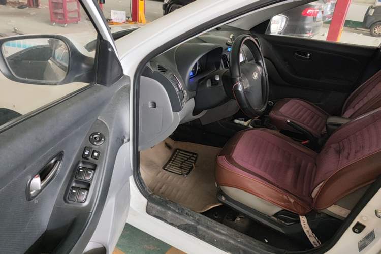 Used Hyundai Celesta 2011 1.6L Manual Comfort Edition Driver Seat