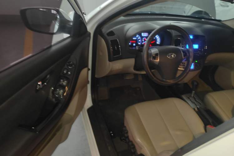 Used Hyundai Celesta 2011 1.6L Automatic Luxury Version Driver Seat