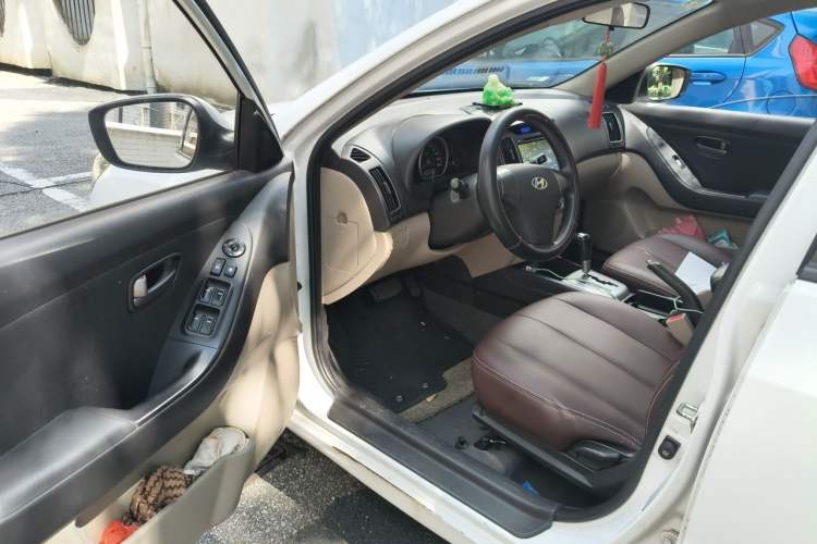 Used Hyundai Celesta 2011 1.6L Automatic Comfort Edition Driver Seat
