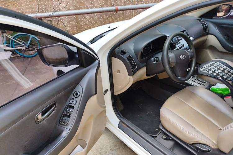 Used Hyundai Celesta 2011 1.6L Automatic Comfort Edition Driver Seat