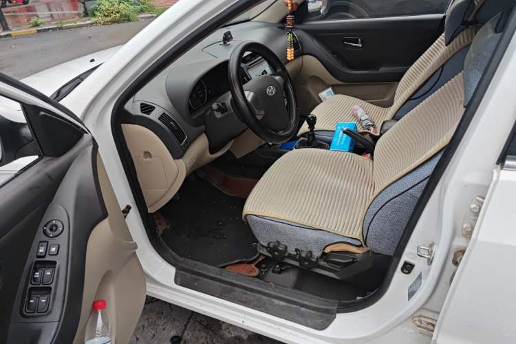 Used Hyundai Celesta 2011 1.6L Manual Luxury Model Driver Seat