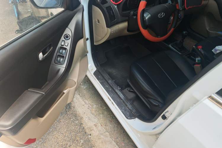 Used Hyundai Celesta 2011 1.6L Manual Comfort Edition Driver Seat