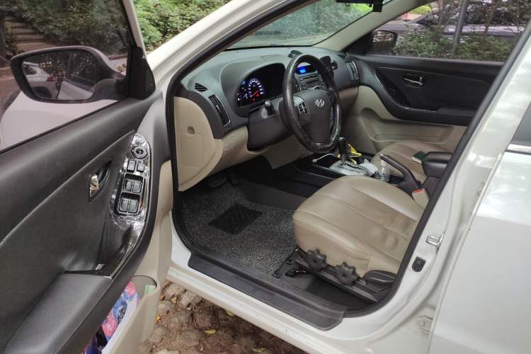 Used Hyundai Celesta 2011 1.6L Automatic Luxury Version Driver Seat