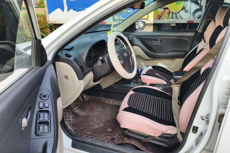 Used Hyundai Celesta 2011 1.6L Manual Comfort Edition Driver Seat