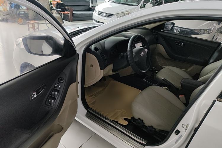Used Hyundai Celesta 2011 1.6L Manual Luxury Model Driver Seat