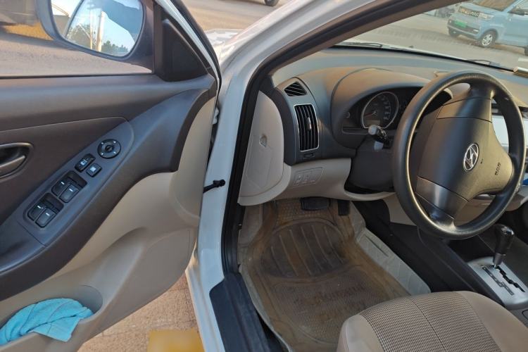 Used Hyundai Celesta 2011 1.6L Automatic Comfort Edition Driver Seat