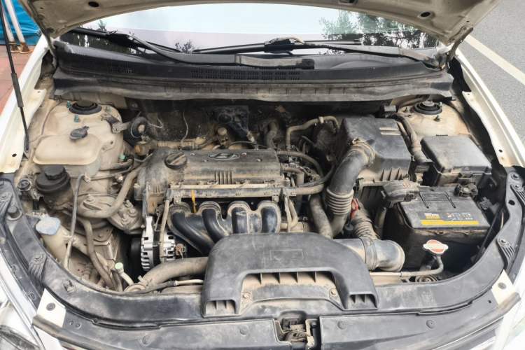 Used Hyundai Celesta 2011 1.6L Automatic Comfort Edition Engine Bay