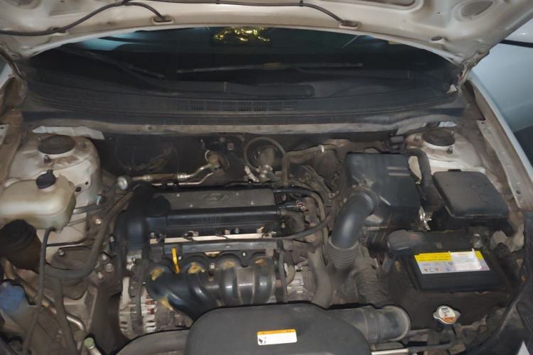 Used Hyundai Celesta 2011 1.6L Manual Comfort Edition Engine Bay