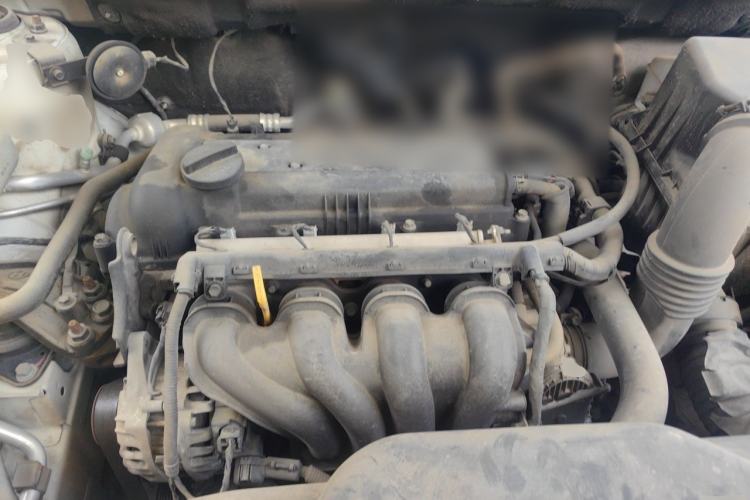 Used Hyundai Celesta 2011 1.6L Manual Comfort Edition Engine Bay