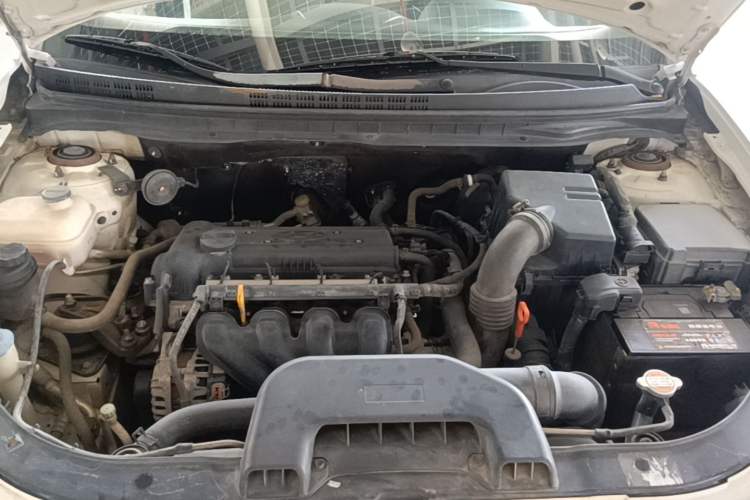 Used Hyundai Celesta 2011 1.6L Automatic Comfort Edition Engine Bay