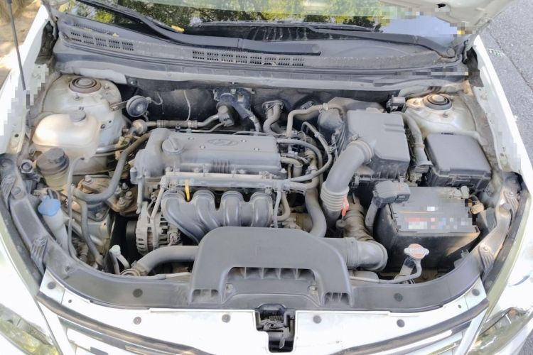 Used Hyundai Celesta 2011 1.6L Automatic Luxury Version Engine Bay