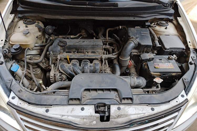 Used Hyundai Celesta 2011 1.6L Automatic Comfort Edition Engine Bay