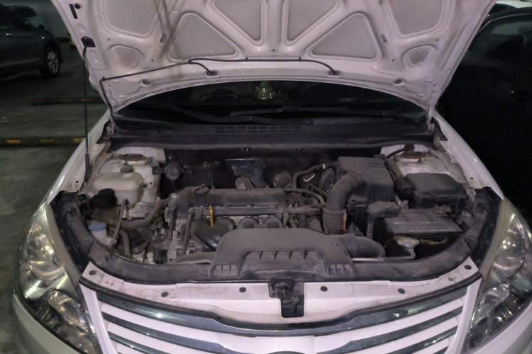 Used Hyundai Celesta 2011 1.6L Automatic Comfort Edition Engine Bay