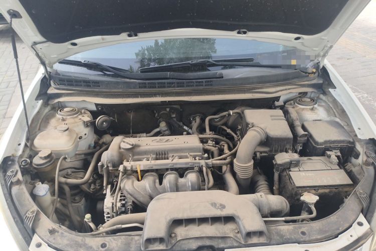 Used Hyundai Celesta 2011 1.6L Manual Comfort Edition Engine Bay