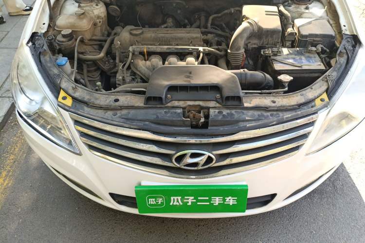 Used Hyundai Celesta 2011 1.6L Automatic Luxury Version Engine Bay