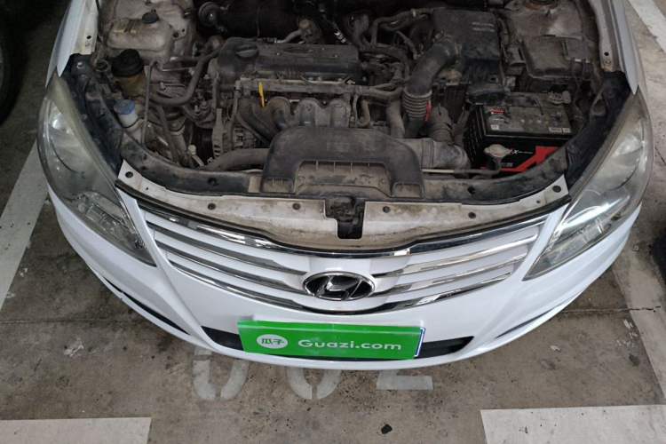 Used Hyundai Celesta 2011 1.6L Automatic Comfort Edition Engine Bay