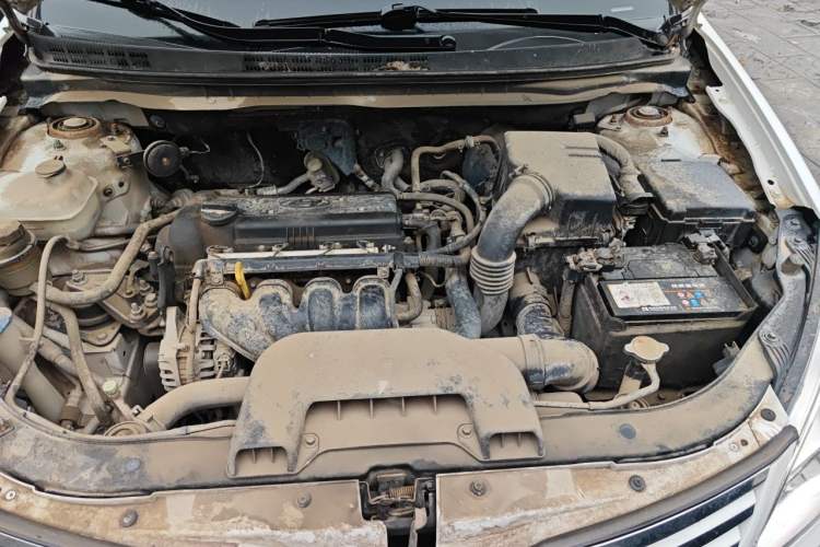 Used Hyundai Celesta 2011 1.6L Manual Luxury Model Engine Bay
