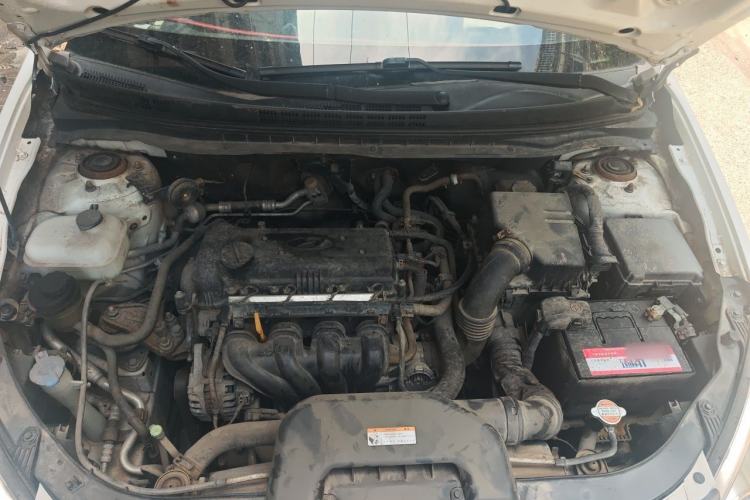 Used Hyundai Celesta 2011 1.6L Manual Comfort Edition Engine Bay